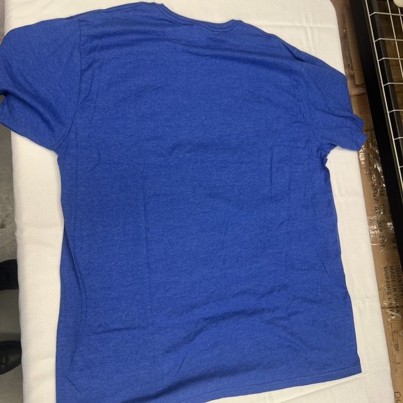 NWT Adul New York Islanders Super Soft Bright Blue Short Sleeve T-Shirt - Picture 3 of 3